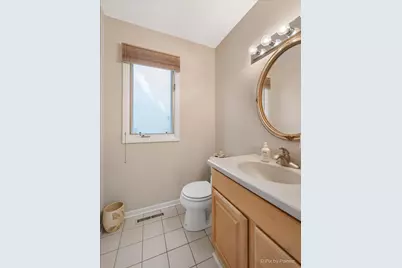 852 Woodmar Drive, Crystal Lake, IL 60014 - Photo 13