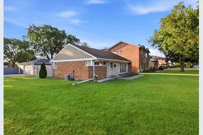 7959 N Nora Avenue, Niles, IL 60714 - Photo 1