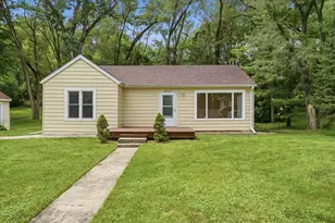 26797 W Longwood Dr, Ingleside, IL 60041 - Photo 1