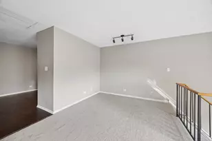 5340 Crescent Ln, Oak Forest, IL 60452 - Photo 9