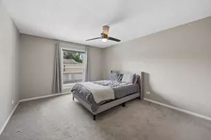 5340 Crescent Ln, Oak Forest, IL 60452 - Photo 15