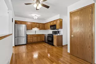 11051 Louetta Ln, Orland Park, IL 60467 - Photo 7