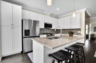 300 Lexington Ln, Rolling Meadows, IL 60008 - Photo 9