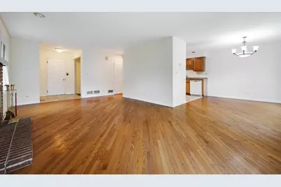 1153 S Linneman Road #1153, Mount Prospect, IL 60056 - Photo 9
