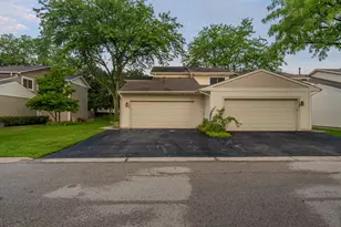 1044 Cumberland Ct, Vernon Hills, IL 60061 - Photo 1