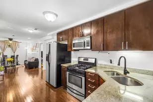 3335 W Byron St, Chicago, IL 60618 - Photo 3
