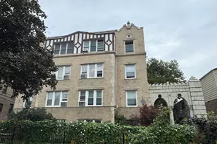 1724 W Estes Ave, Chicago, IL 60626 - Photo 1