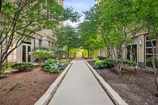 700 N Larrabee St, Chicago, IL 60654 - Photo 17