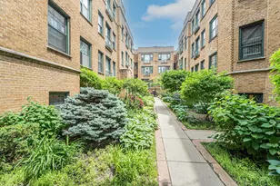 7025 5 N Sheridan Rd, Chicago, IL 60626 - Photo 3