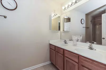 160 Neutrenton Avenue, Elgin, IL 60120 - Photo 23