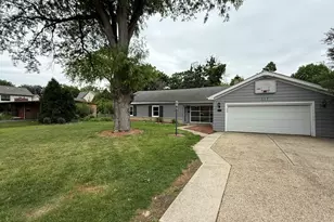 117 E Elm St, Wheaton, IL 60189 - Photo 1