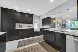 23327 N Wildwood Ln, Deerfield, IL 60015 - Photo 9