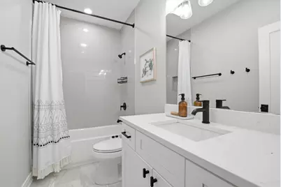 1635 N Central Park Avenue, Chicago, IL 60647 - Photo 25