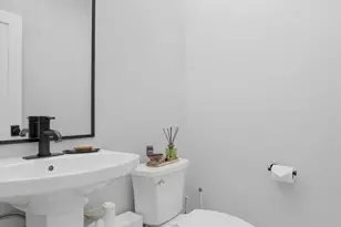 1635 N Central Park Ave, Chicago, IL 60647 - Photo 13