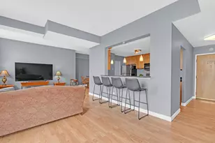 9001 Golf Rd, Des Plaines, IL 60016 - Photo 11