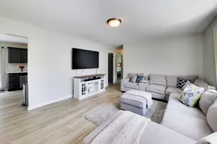 5418 Hillside Dr, McHenry, IL 60050 - Photo 11