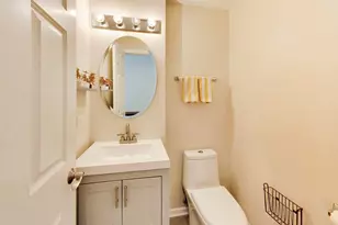 320 E 17th St, Chicago, IL 60616 - Photo 7