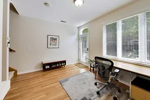 320 E 17th St, Chicago, IL 60616 - Photo 5