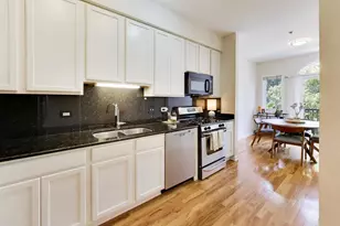 320 E 17th St, Chicago, IL 60616 - Photo 11