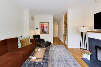 320 E 17th Street, Chicago, IL 60616 - Photo 9