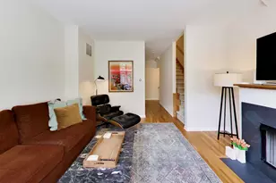 320 E 17th St, Chicago, IL 60616 - Photo 9