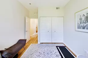 320 E 17th St, Chicago, IL 60616 - Photo 23