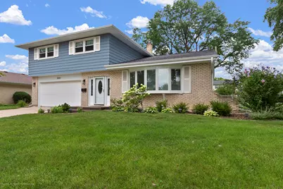 2003 E Lillian Lane, Arlington Heights, IL 60004 - Photo 1