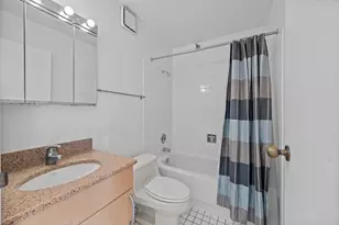 33 W Delaware Pl, Chicago, IL 60610 - Photo 11
