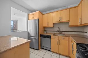 33 W Delaware Pl, Chicago, IL 60610 - Photo 3
