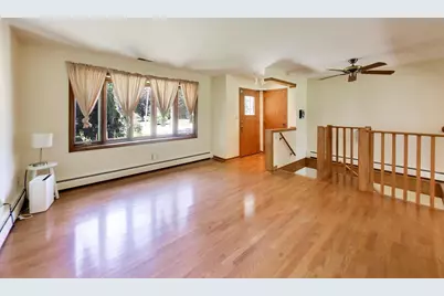 4049 Grandview Avenue, Gurnee, IL 60031 - Photo 3