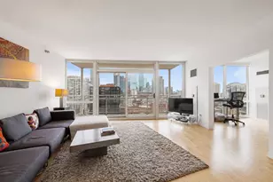 757 N Orleans St, Chicago, IL 60654 - Photo 3