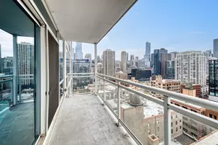 757 N Orleans St, Chicago, IL 60654 - Photo 17