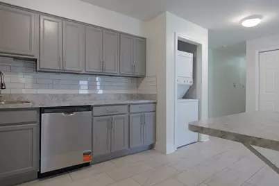 143 W Elk Trail #141, Carol Stream, IL 60188 - Photo 5