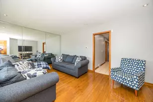 10120 S Torrence Ave, Chicago, IL 60617 - Photo 3