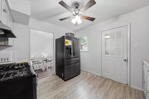 403 Rutledge St, Park Forest, IL 60466 - Photo 5