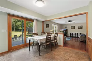 2686 Le Baron Ct, Geneva, IL 60134 - Photo 9