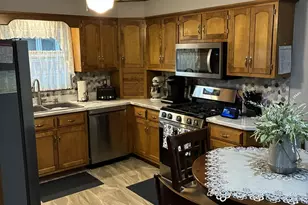 1910 Oakland Ave, Crest Hill, IL 60403 - Photo 3