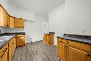 712 N Court St, Rockford, IL 61103 - Photo 5