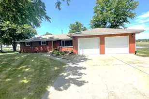 136 N St Louis St, Elwood, IL 60421 - Photo 1