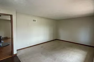 136 N St Louis St, Elwood, IL 60421 - Photo 19