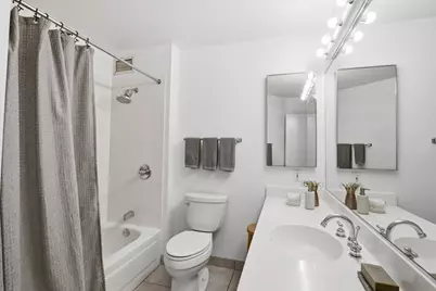 401 E Ontario Street #1409, Chicago, IL 60611 - Photo 17