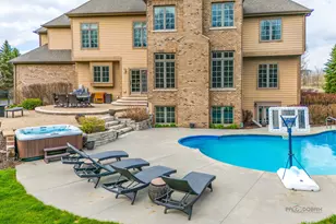 37W209 Deer Pond Ct, Saint Charles, IL 60175 - Photo 5