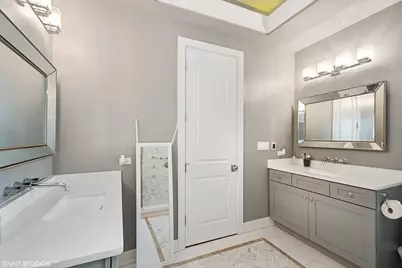 441 E Oakwood Boulevard #2, Chicago, IL 60653 - Photo 13