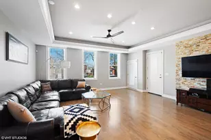 441 E Oakwood Blvd, Chicago, IL 60653 - Photo 3