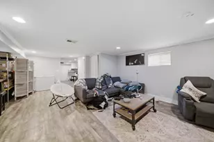 2935 W Howard St, Chicago, IL 60645 - Photo 9