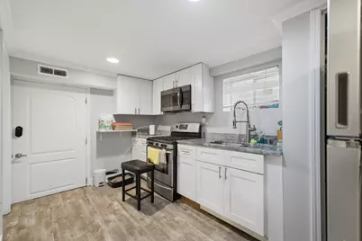 2935 W Howard Street, Chicago, IL 60645 - Photo 11