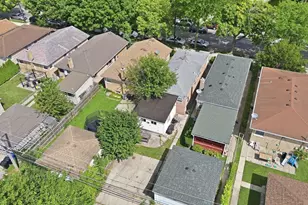 2935 W Howard St, Chicago, IL 60645 - Photo 17