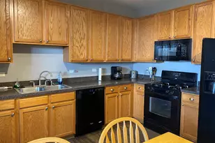 2273 Flagstone Ln, Carpentersville, IL 60110 - Photo 5