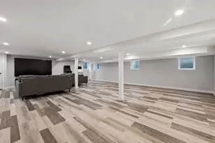 8601 St Louis Ave, Skokie, IL 60076 - Photo 21
