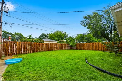8601 Saint Louis Avenue, Skokie, IL 60076 - Photo 27